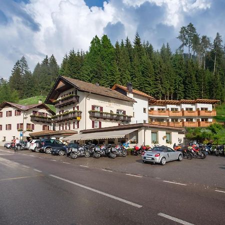 Gasthof Loewen โนวาเลวานเต ภายนอก รูปภาพ